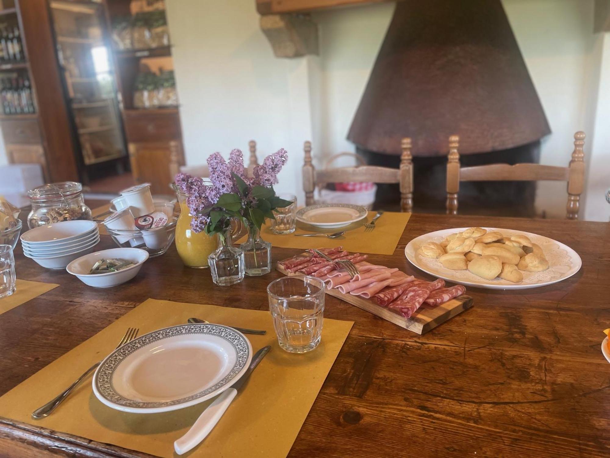 Agriturismo Le Sorbelle D'Orcia Con Piscina Pienza Kültér fotó